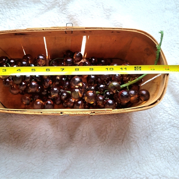 Vintage plastic grape clusters in bushel basket•Set of 2 grapes• - Picture 12 of 14